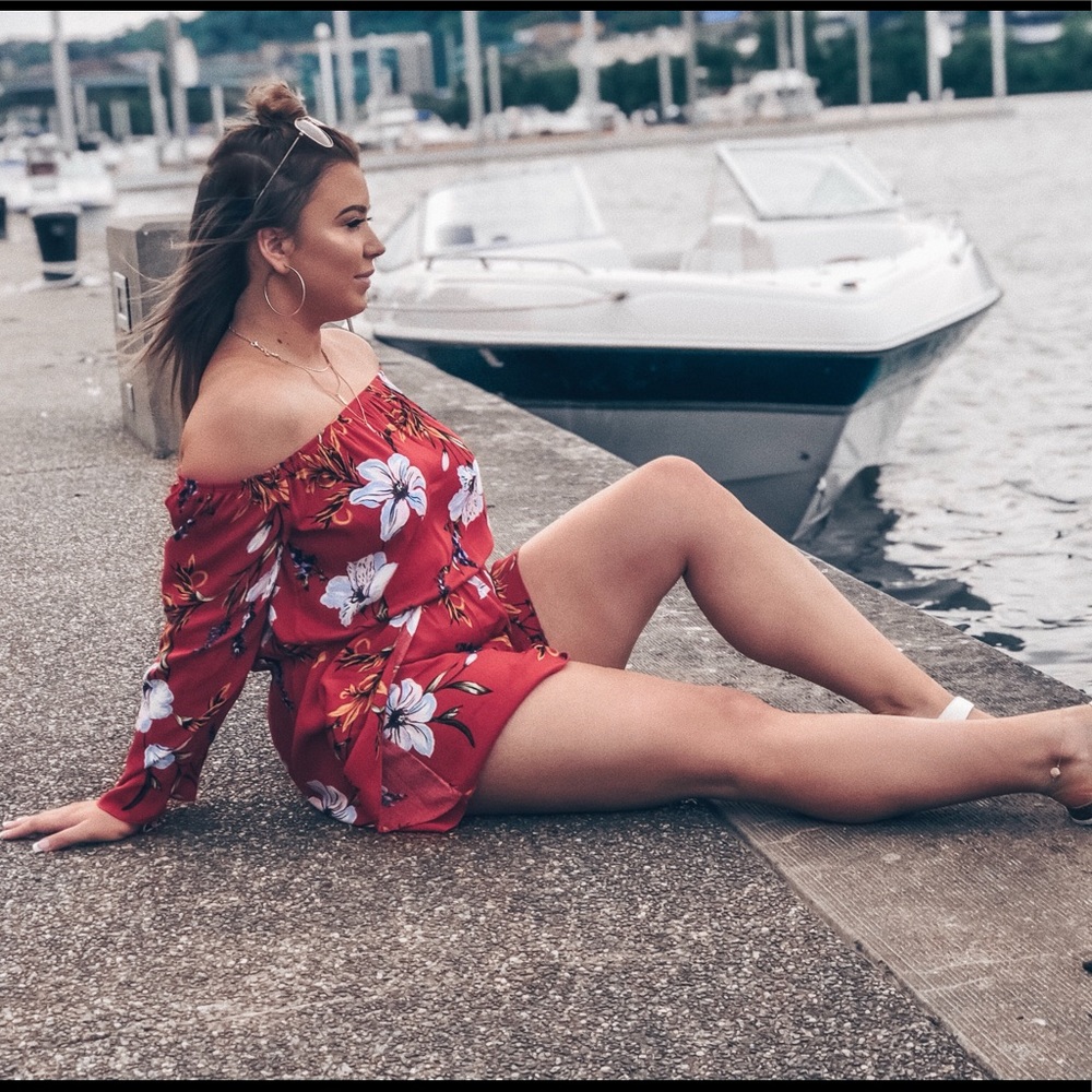 Red floral romper//rue 21